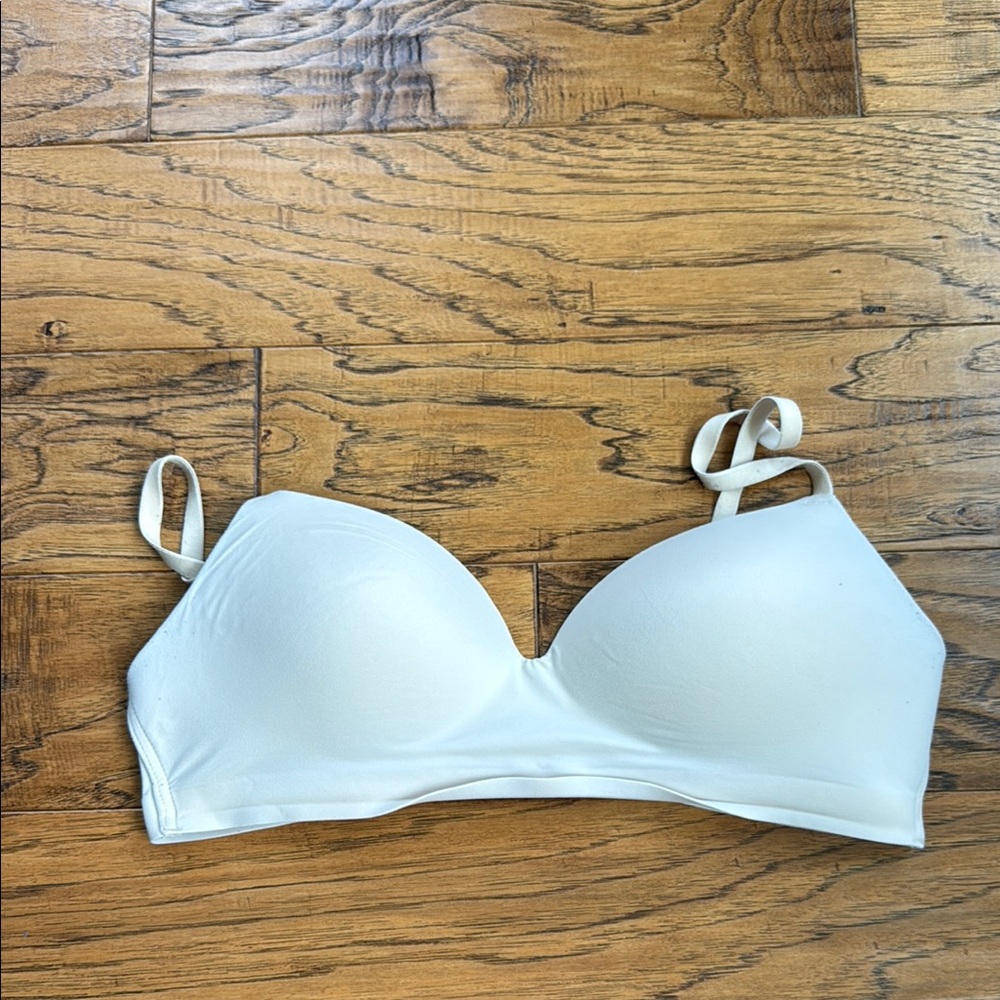 Soma Cream Wireless Bra Seamless Comfort